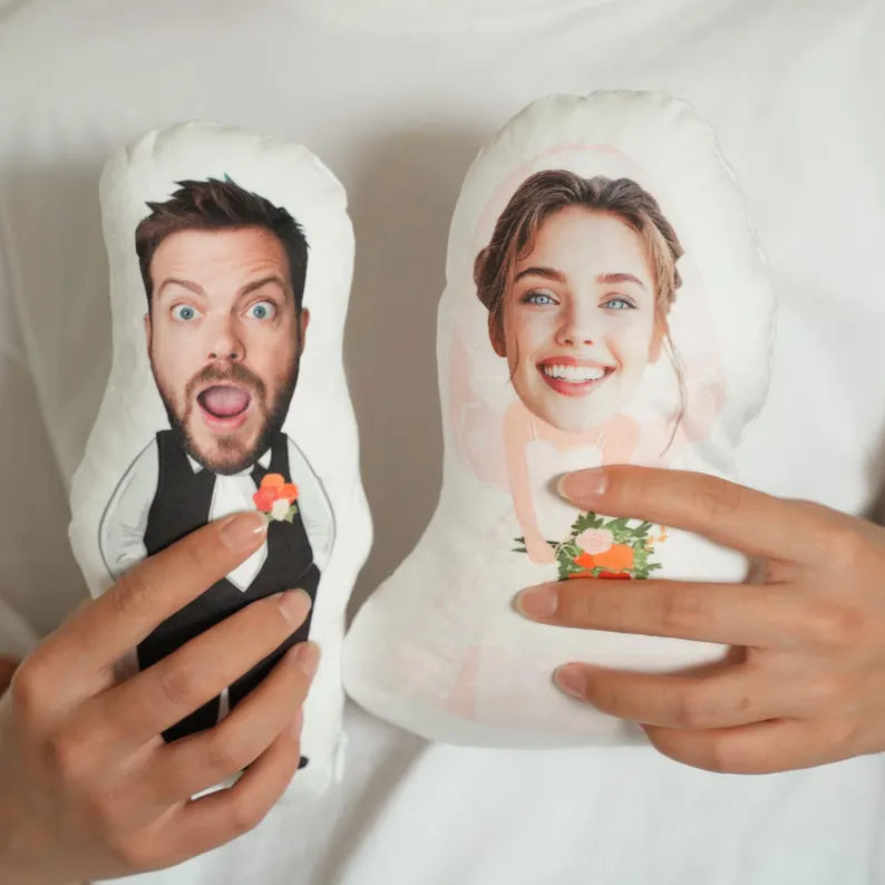 Almohada de Cara Fea Humanoide – Cojín de Broma 3D con Cuerpo Personalizado