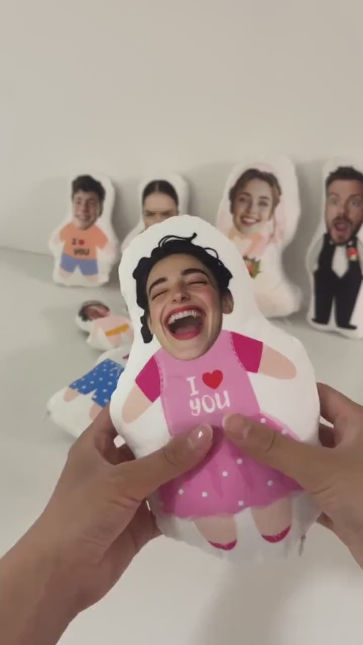 Almohada de Cara Fea Humanoide – Cojín de Broma 3D con Cuerpo Personalizado