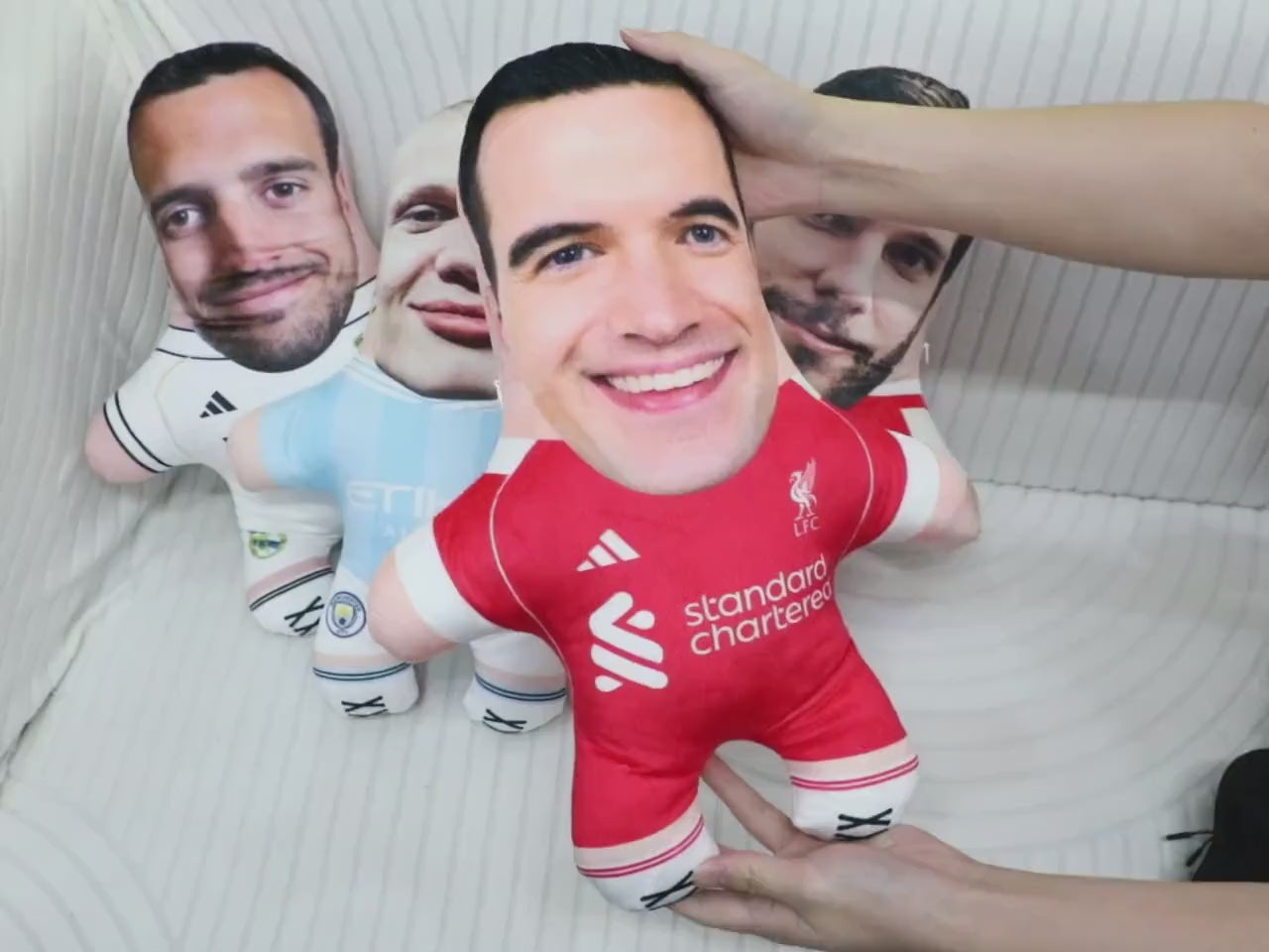 Almohada de Fútbol Personalizada – Cojín de Broma 3D con Jersey de tu Equipo
